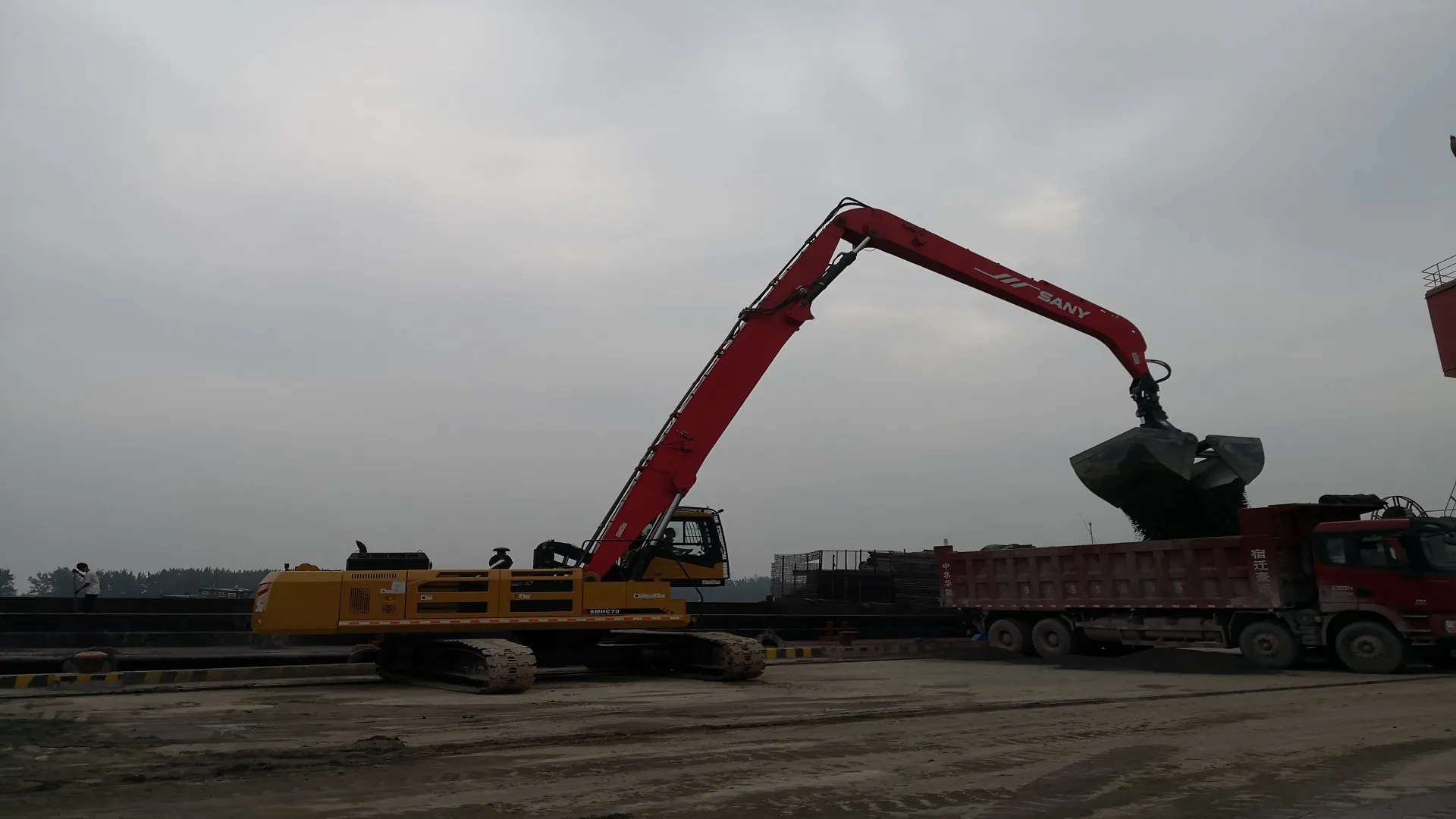 Перевантажувач гусенічний Sany SMHC70 - Image 8